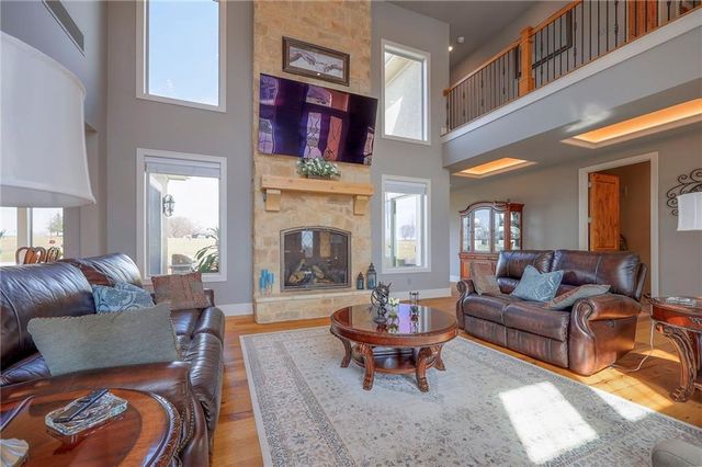 5460 W 208th Street, Bucyrus, KS 66013