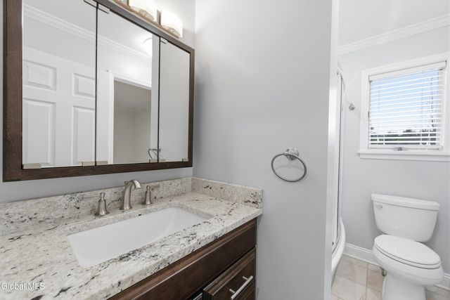 8 Woodridge Circle, Halfmoon, NY 12065