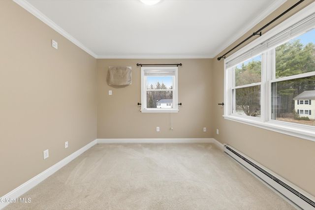 8 Woodridge Circle, Halfmoon, NY 12065