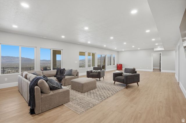 4197 N AUTUMN WOOD CIR, Lehi, UT 84048