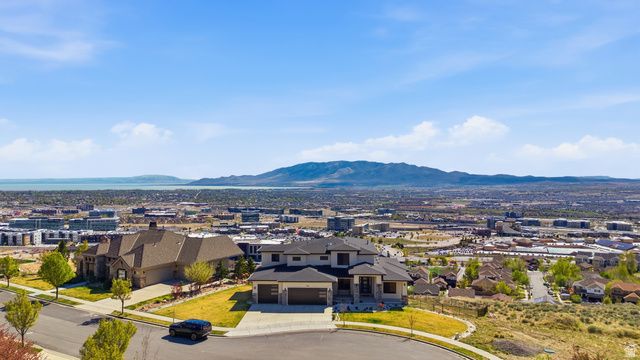 4197 N AUTUMN WOOD CIR, Lehi, UT 84048