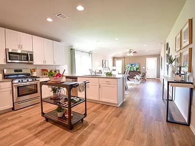 2620 E Gila Way, Fayetteville, AR 72701