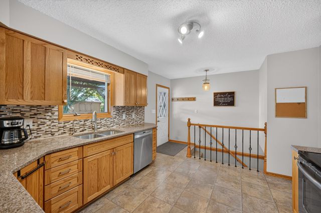 400 S P Street, Indianola, IA 50125