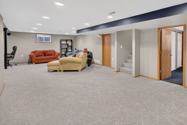 400 S P Street, Indianola, IA 50125