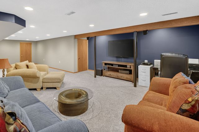 400 S P Street, Indianola, IA 50125