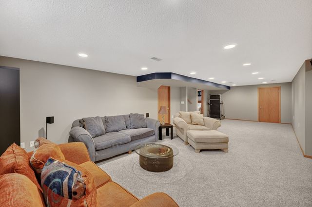 400 S P Street, Indianola, IA 50125