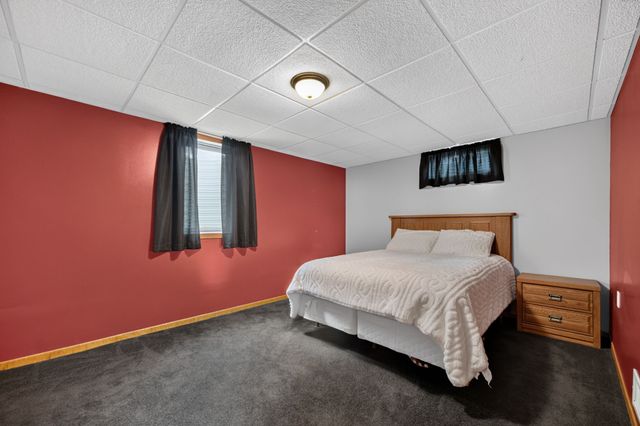 400 S P Street, Indianola, IA 50125