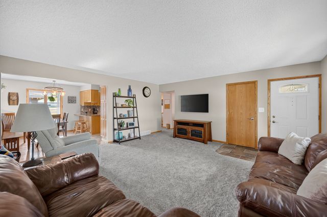 400 S P Street, Indianola, IA 50125