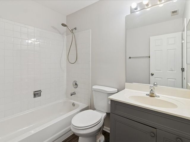 14228 S NAPA Circle, Plainfield, IL 60544