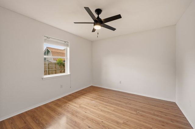 5524 Wood View Street, North Richland Hills, TX 76180