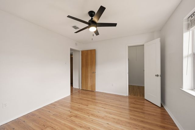 5524 Wood View Street, North Richland Hills, TX 76180