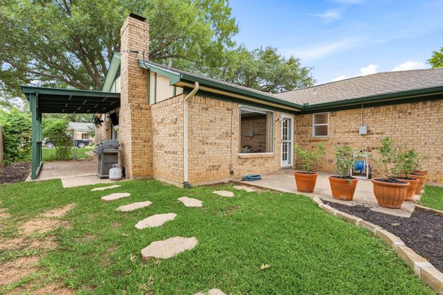 5524 Wood View Street, North Richland Hills, TX 76180