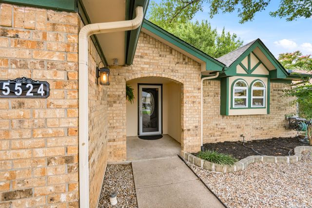 5524 Wood View Street, North Richland Hills, TX 76180