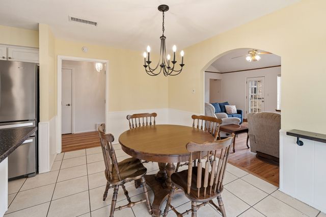 5524 Wood View Street, North Richland Hills, TX 76180