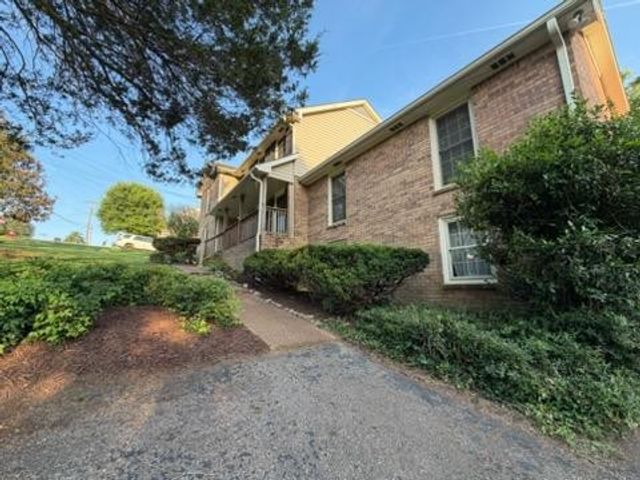 168 Allen Dr, Hendersonville, TN 37075