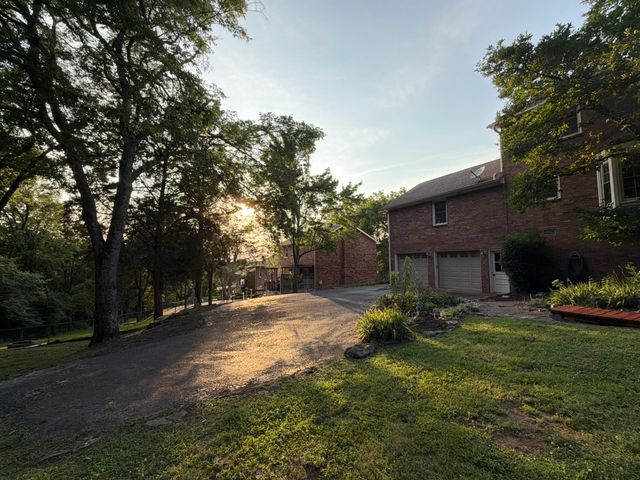 168 Allen Dr, Hendersonville, TN 37075