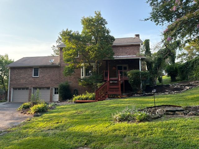 168 Allen Dr, Hendersonville, TN 37075