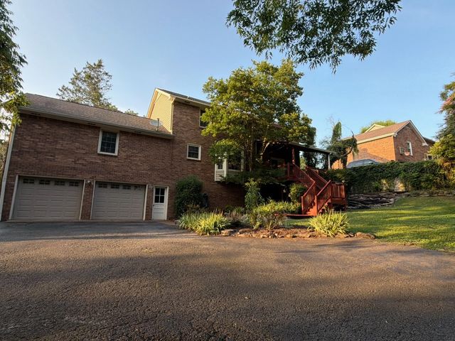 168 Allen Dr, Hendersonville, TN 37075