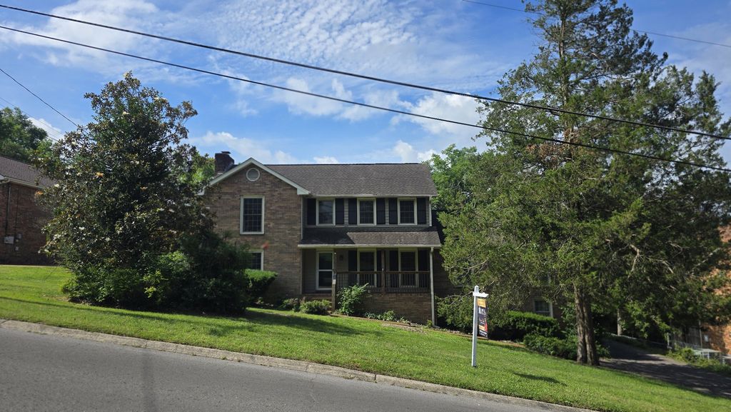 168 Allen Dr, Hendersonville, TN 37075