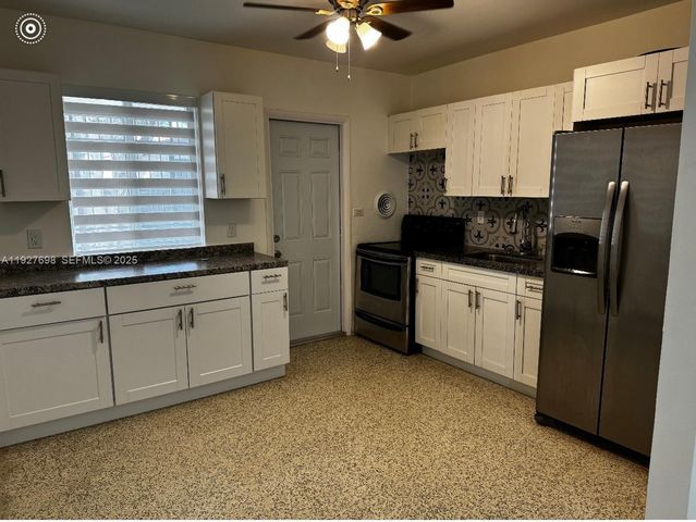 7071 SW 4th St 2, Miami, FL 33144