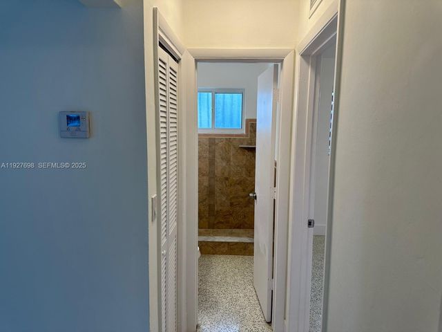 7071 SW 4th St 2, Miami, FL 33144