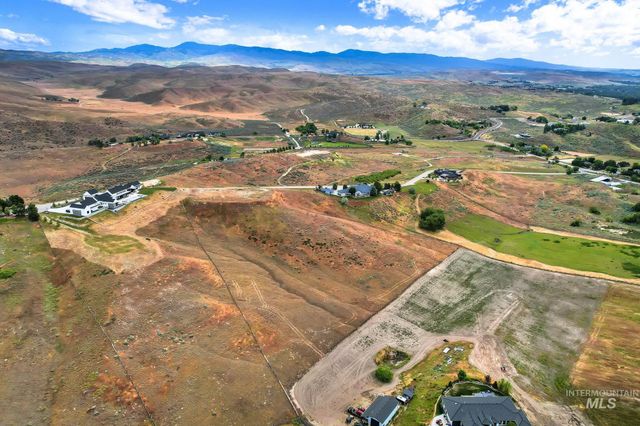 5487 N Willean Ln, Eagle, ID 83616