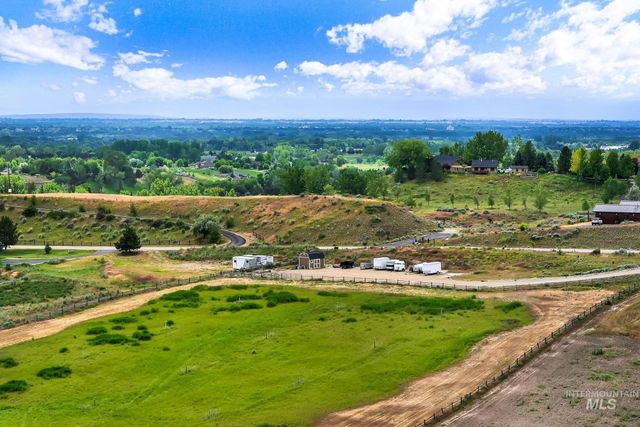 5487 N Willean Ln, Eagle, ID 83616