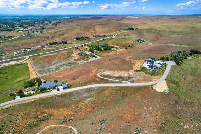 5487 N Willean Ln, Eagle, ID 83616
