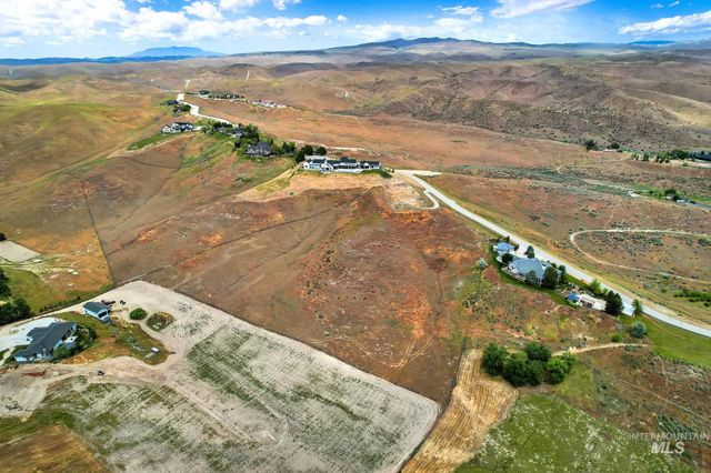 5487 N Willean Ln, Eagle, ID 83616