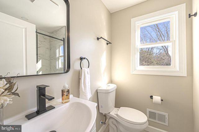 42 LEEDS POINT RD, Absecon, NJ 08205