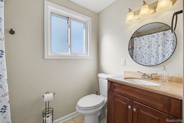 23225 Elaine Street, St. Clair Shores, MI 48080