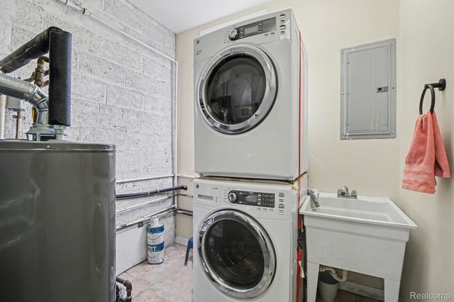 23225 Elaine Street, St. Clair Shores, MI 48080