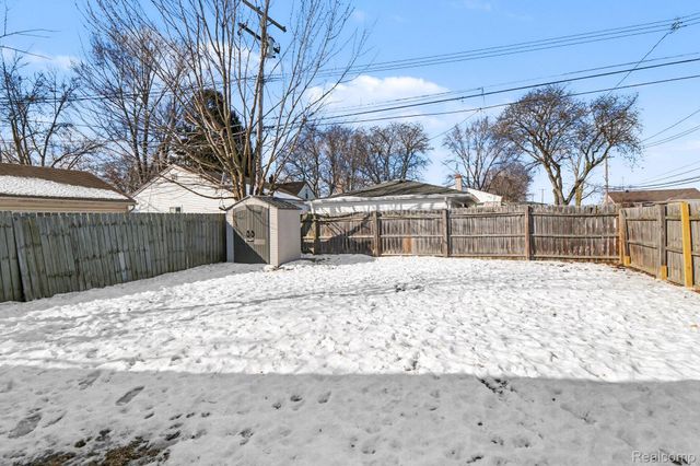 23225 Elaine Street, St. Clair Shores, MI 48080