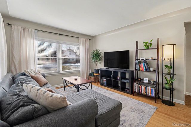 23225 Elaine Street, St. Clair Shores, MI 48080