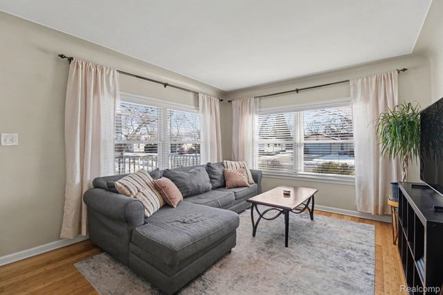 23225 Elaine Street, St. Clair Shores, MI 48080