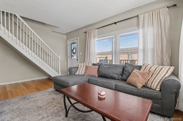 23225 Elaine Street, St. Clair Shores, MI 48080