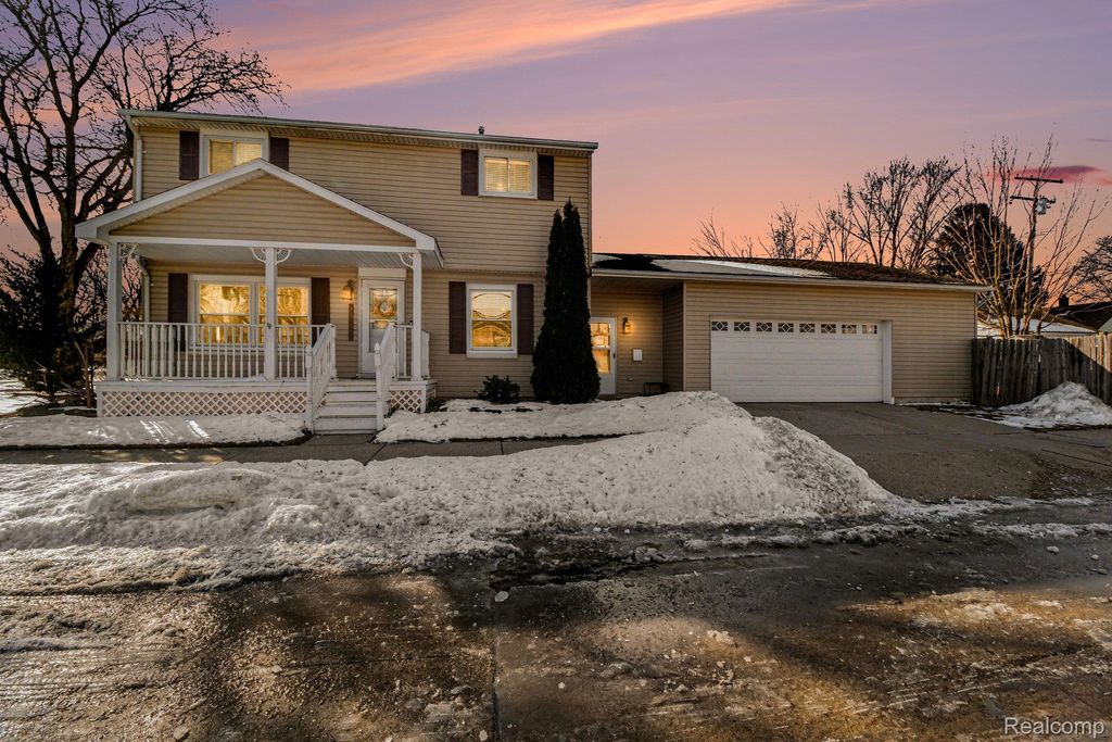 23225 Elaine Street, St. Clair Shores, MI 48080