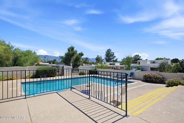 6770 E Camino Del Dorado, Tucson, AZ 85715