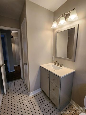 5217 Furman Place, Charlotte, NC 28210