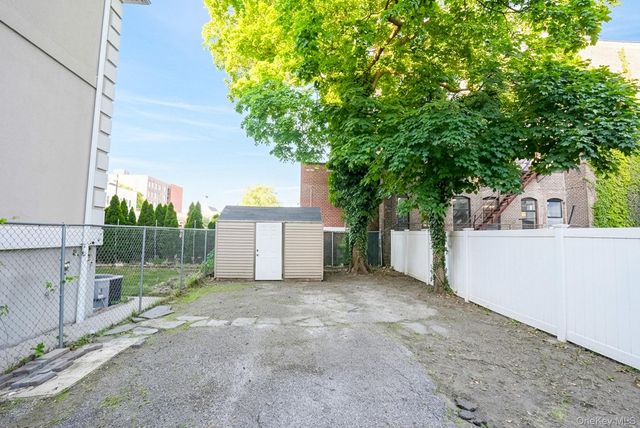 17 S 7th Avenue, Mount Vernon, NY 10550