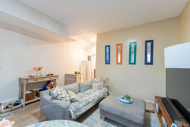 17 S 7th Avenue, Mount Vernon, NY 10550