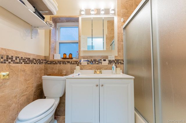 17 S 7th Avenue, Mount Vernon, NY 10550