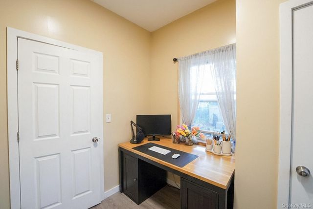 17 S 7th Avenue, Mount Vernon, NY 10550