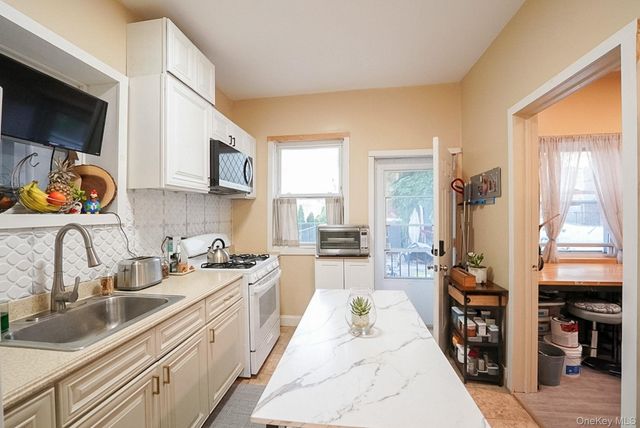 17 S 7th Avenue, Mount Vernon, NY 10550