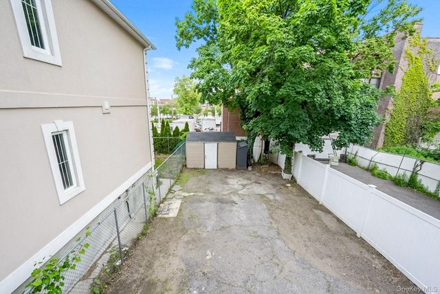 17 S 7th Avenue, Mount Vernon, NY 10550
