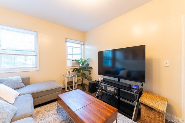 17 S 7th Avenue, Mount Vernon, NY 10550
