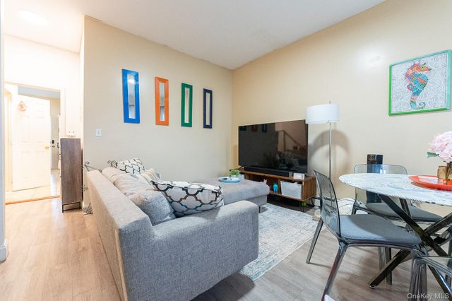 17 S 7th Avenue, Mount Vernon, NY 10550