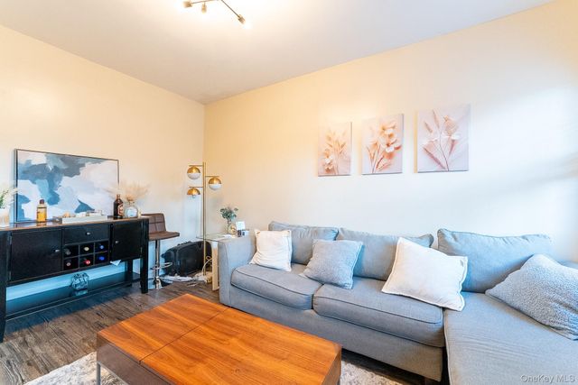 17 S 7th Avenue, Mount Vernon, NY 10550