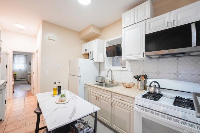17 S 7th Avenue, Mount Vernon, NY 10550