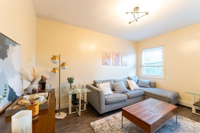 17 S 7th Avenue, Mount Vernon, NY 10550